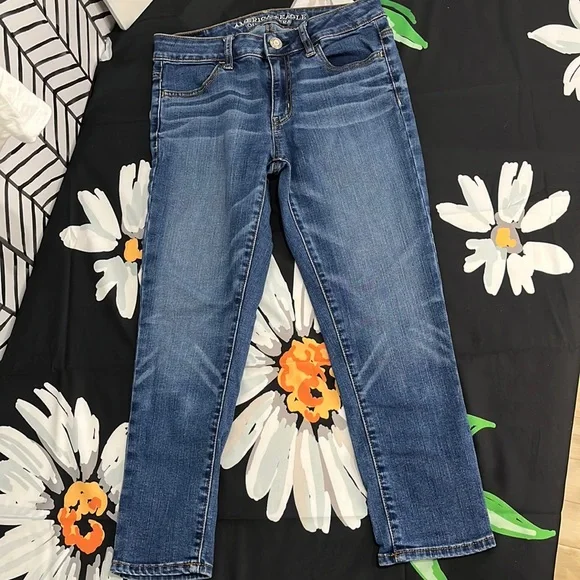 AEO Hi-Rise Jegging Crop Super Stretch Distressed Design Denim Jeans, Size 4 - Picture 5 of 16